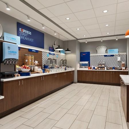 Holiday Inn Express & Suites Rhinelander By Ihg Exterior foto